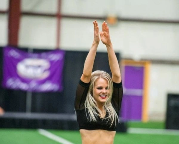 Худі дівчата з групи підтримки (90 фото) – фото 19