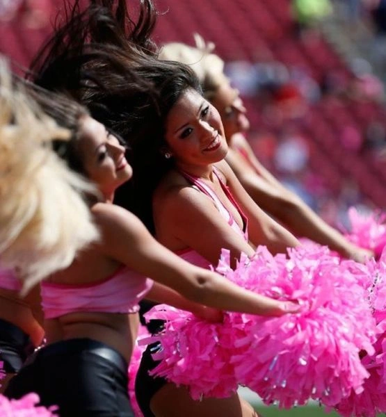 Худі дівчата з групи підтримки (90 фото) – фото 46