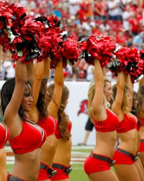 Худі дівчата з групи підтримки (90 фото) – фото 49