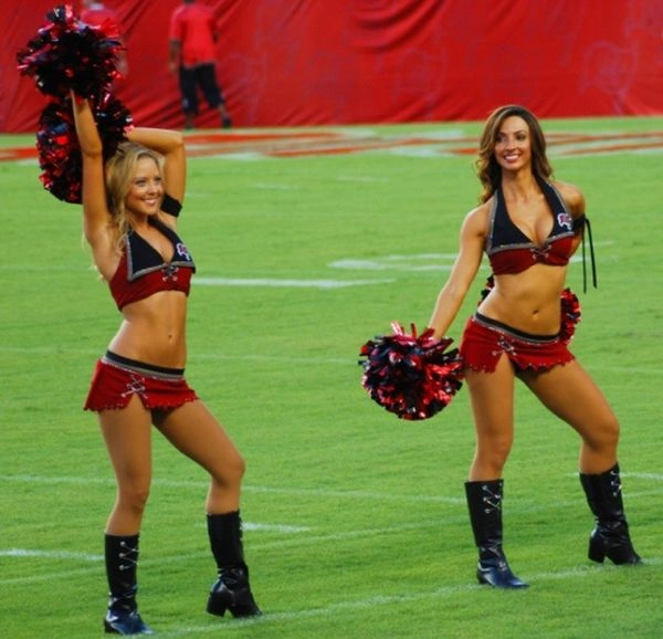 Худі дівчата з групи підтримки (90 фото) – фото 52