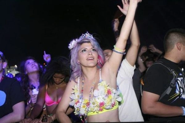 Дівчата з фестивалю електронної музики Electric Daisy 2012 (38 фото) – фото 22