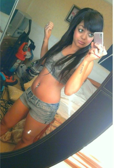 Худі дівчата в джинсових шортах (49 фото) – фото 6