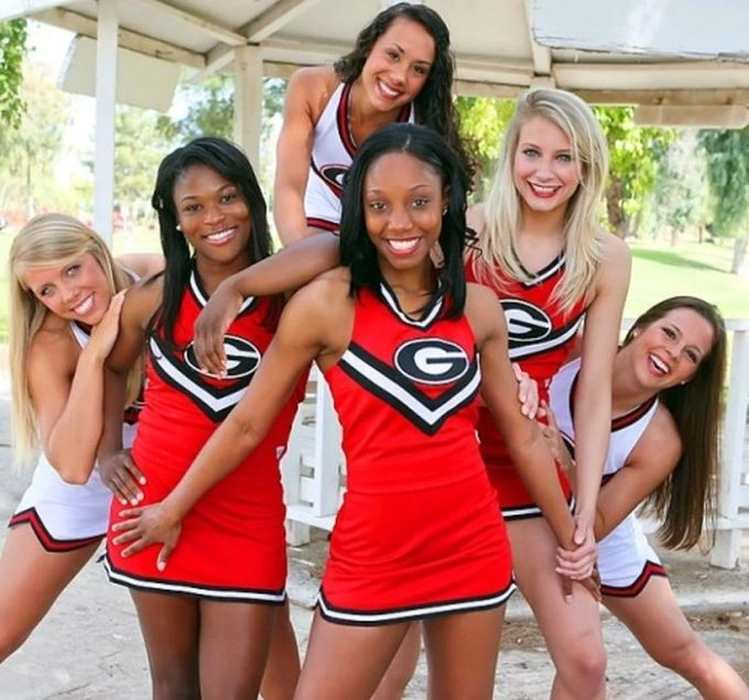 Спортивні дівчата з групи підтримки (55 фото) – фото 2