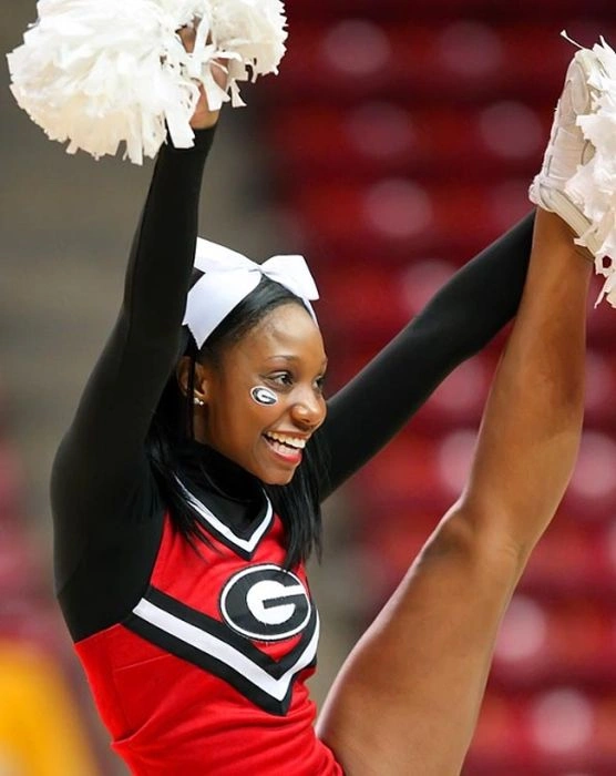 Спортивні дівчата з групи підтримки (55 фото) – фото 10