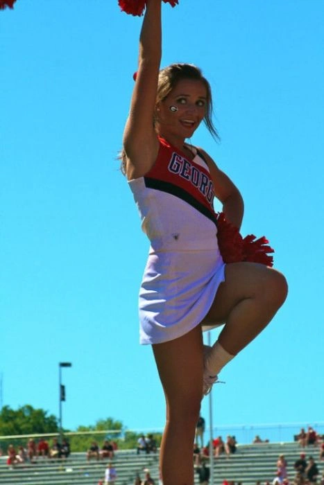 Спортивні дівчата з групи підтримки (55 фото) – фото 15