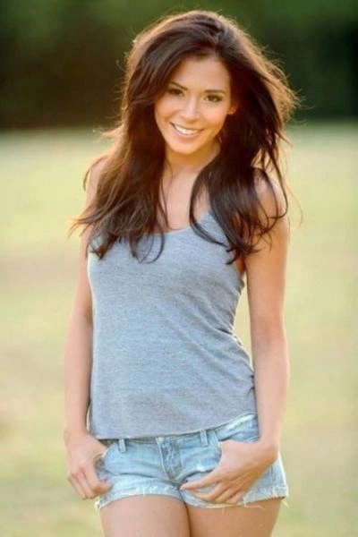 Худі дівчата в коротких шортах (30 фото) – фото 12