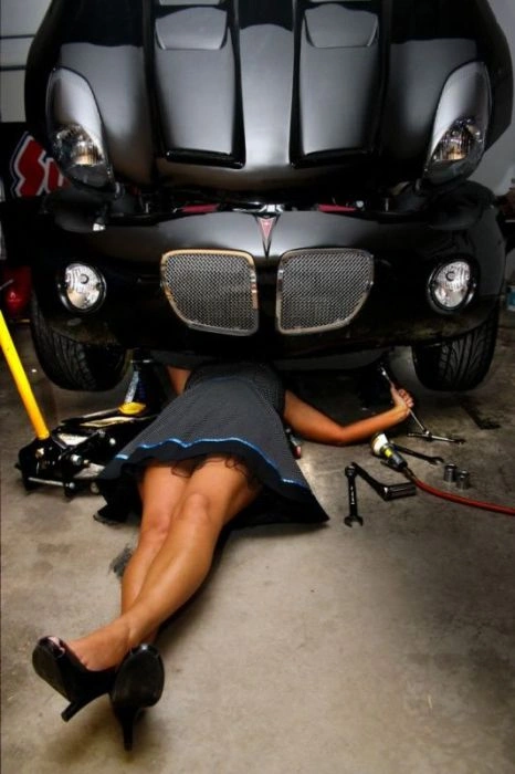 Гарні дівчата та класні автомобілі (103 фото) – фото 57