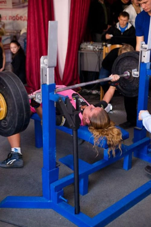 Загадка дня. Вгадайте, чим займається ця дівчина? (22 фото) – фото 19