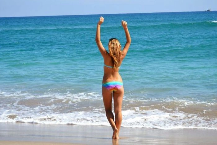 Сексуальні літні дівчата в бікіні (50 фото) – фото 14