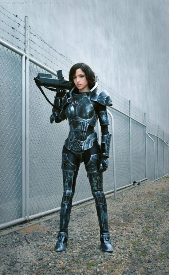 Стрімкий косплей костюм з гри Mass Effect (7 фото) – фото 3