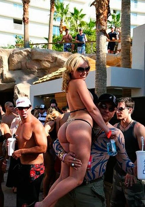 Дівчата у басейні (102 фото) – фото 10