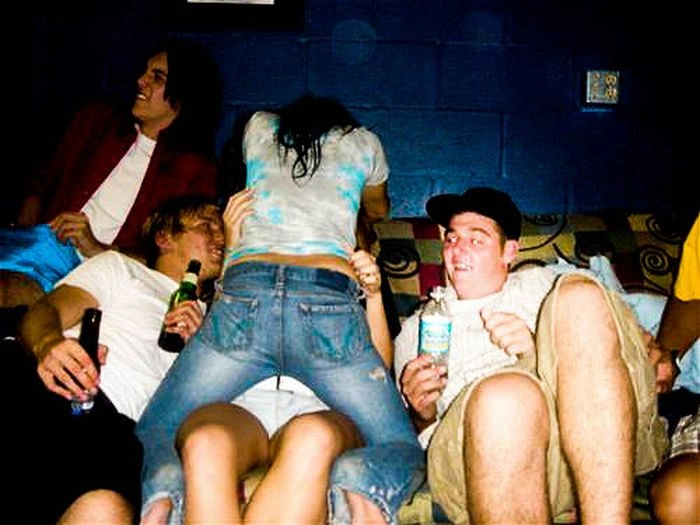 Фотобомби з цілуючимися дівчатами (59 фото) – фото 36