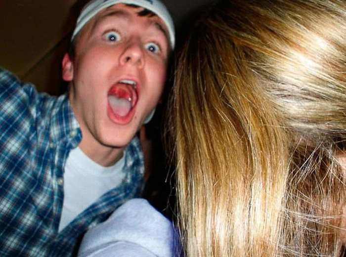 Фотобомби з цілуючимися дівчатами (59 фото) – фото 49