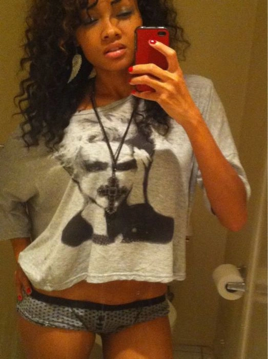 Дівчата перед дзеркалом. Частина 2 (86 фото) – фото 22