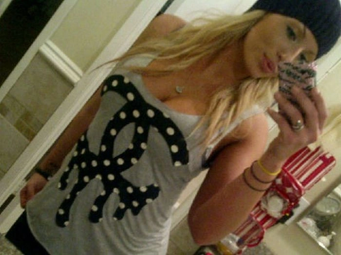 Дівчата перед дзеркалом. Частина 2 (86 фото) – фото 25