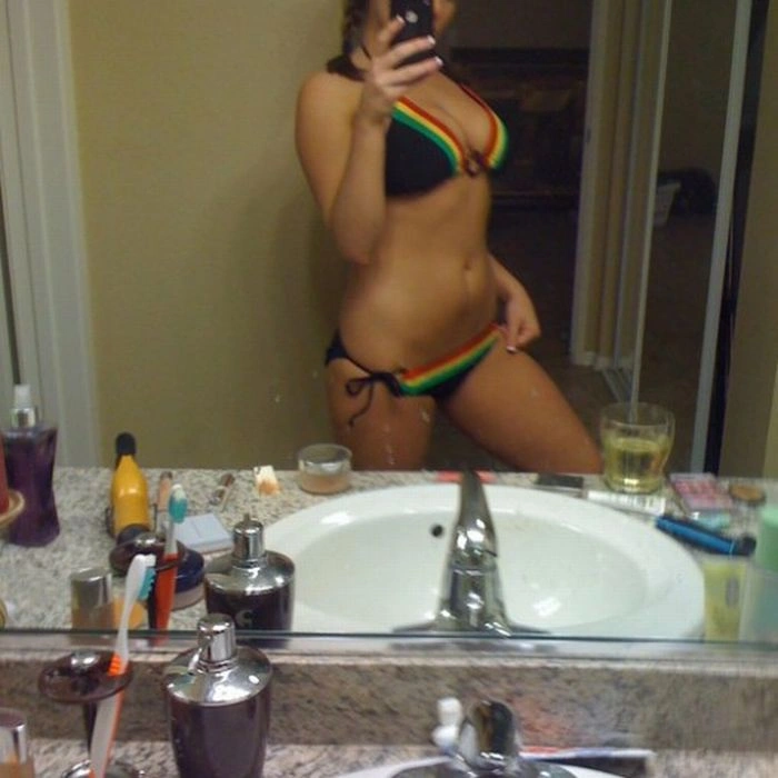 Дівчата перед дзеркалом. Частина 2 (86 фото) – фото 48