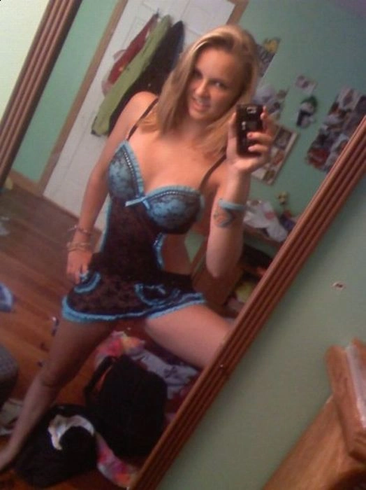 Дівчата перед дзеркалом. Частина 2 (86 фото) – фото 60