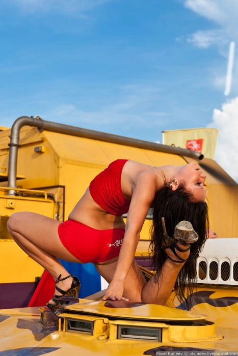 Екзотичні автомобілі та дівчата з Ярославля (40 фото) – фото 23