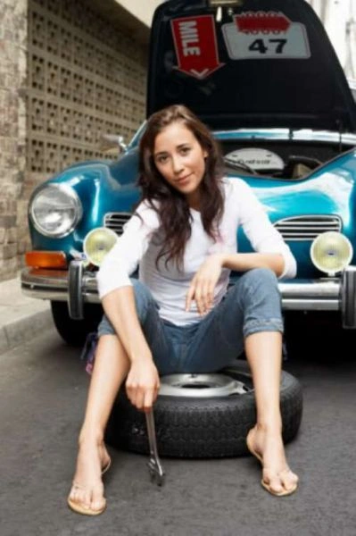 Дівчата-автомеханіки (22 фото) – фото 4