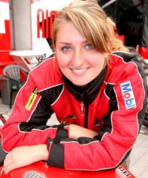 Дівчата-автомеханіки (22 фото) – фото 17