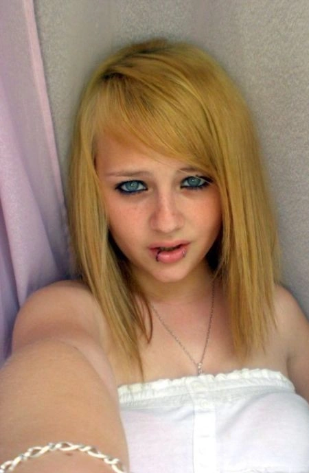 Дівчина змінила свій образ (2 фото) – фото 1