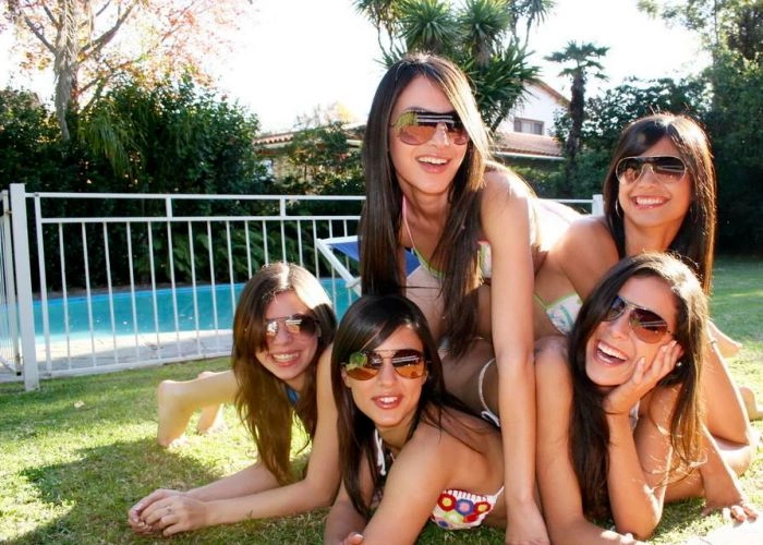 Дівчата у басейні (54 фото) – фото 20