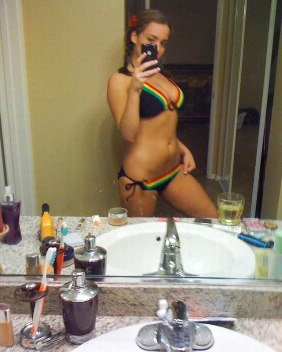 Дівчата та Apple iPhone. Частина 2 (130 фото) – фото 14