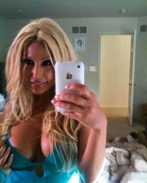 Дівчата та Apple iPhone. Частина 2 (130 фото) – фото 64