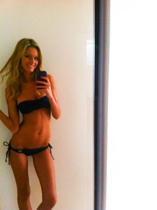 Дівчата та Apple iPhone. Частина 2 (130 фото) – фото 69