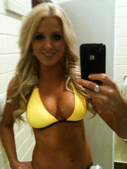 Дівчата та Apple iPhone. Частина 2 (130 фото) – фото 79