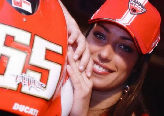 Дівчата з мотошоу Ducati (92 фото) – фото 67