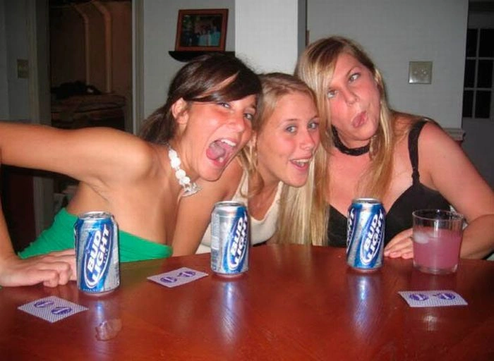 Дівчата вигинаються (64 фото) – фото 21