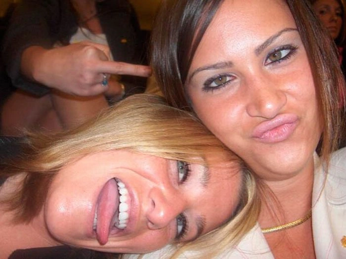 Дівчата вигинаються (64 фото) – фото 30