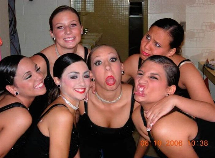 Дівчата вигинаються (64 фото) – фото 42