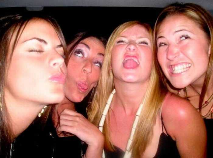 Дівчата вигинаються (64 фото) – фото 43