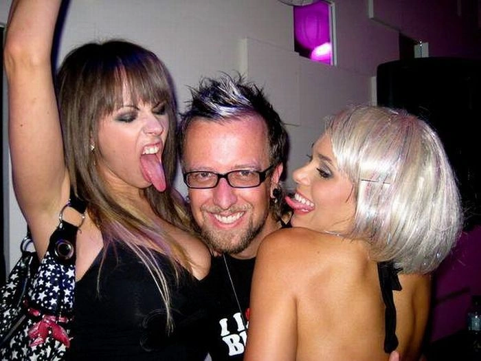 Дівчата з довгими язиками (21 фото) – фото 2