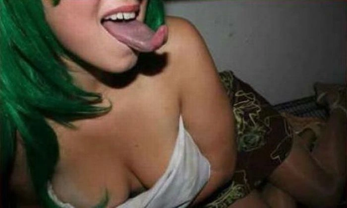 Дівчата з довгими язиками (21 фото) – фото 14