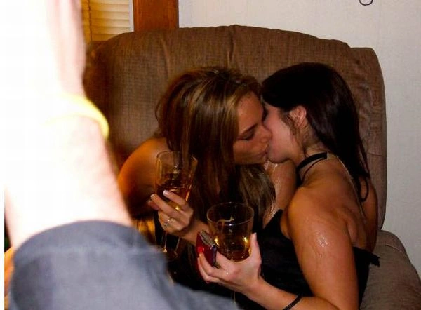 Дівчата цілуються (91 фото) – фото 39