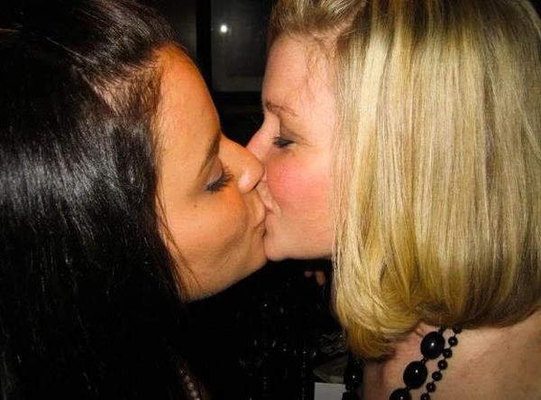 Дівчата цілуються (91 фото) – фото 60