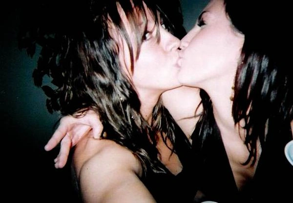 Дівчата цілуються (91 фото) – фото 66