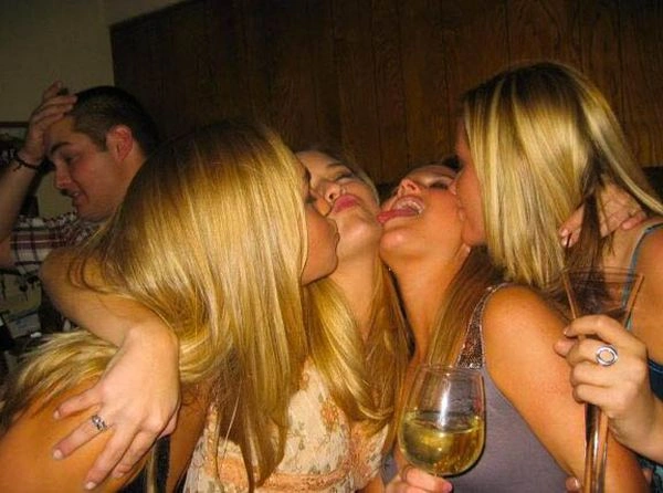 Дівчата цілуються (91 фото) – фото 83