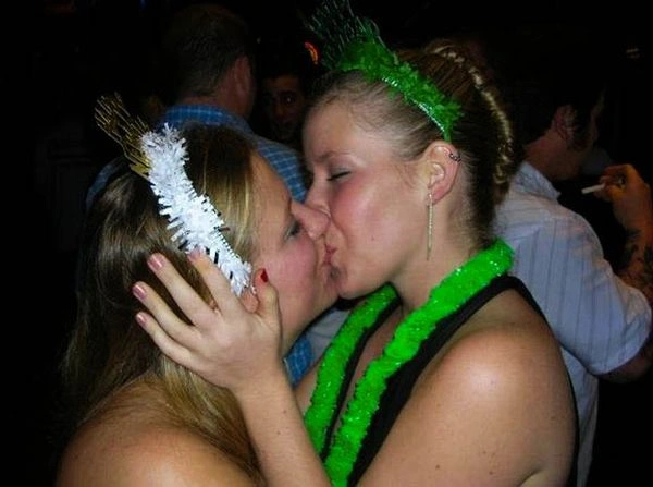 Дівчата цілуються (91 фото) – фото 85