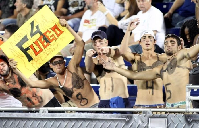 Американський футбол у нижній білизні (23 фото) – фото 5