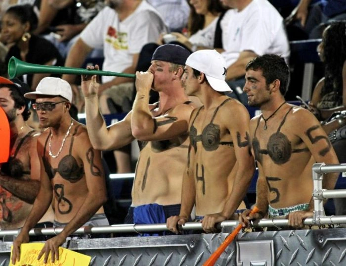 Американський футбол у нижній білизні (23 фото) – фото 12