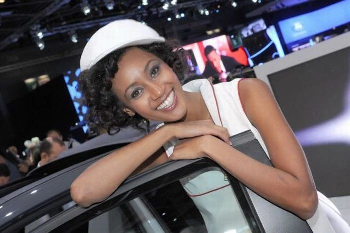 Дівчата Паризького автосалону (109 фото) – фото 63