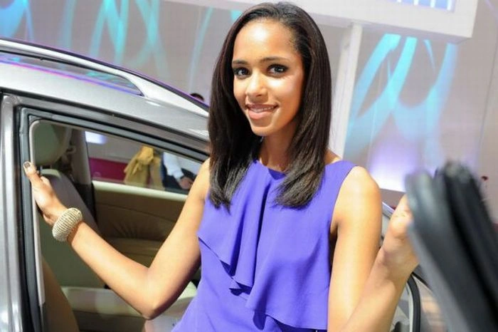 Дівчата Паризького автосалону (109 фото) – фото 74