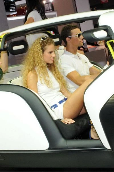 Дівчата Паризького автосалону (109 фото) – фото 82