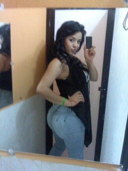 Стрункі та підтягнуті сідниці сексуальних дівчат (45 фото) – фото 43