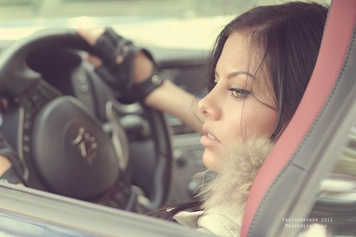 Сексуальні дівчата та заряджені автомобілі (80 фото) – фото 12