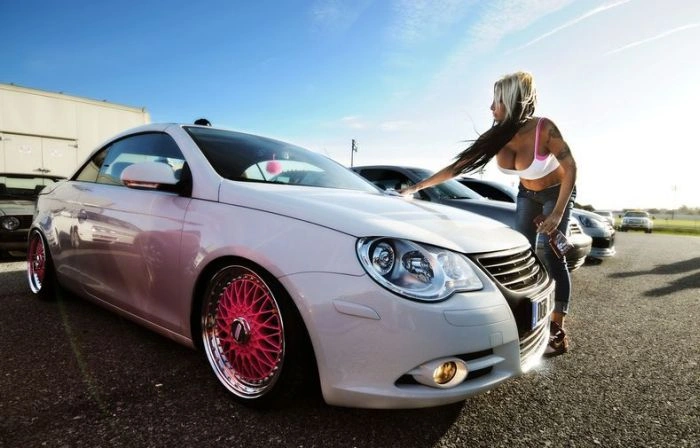 Сексуальні дівчата та заряджені автомобілі (80 фото) – фото 48